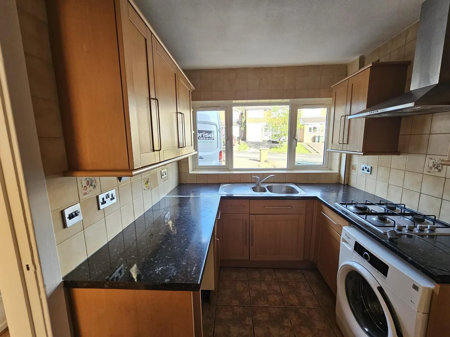 3 Bedroom Detached, 23 Launceston Close — photo 6