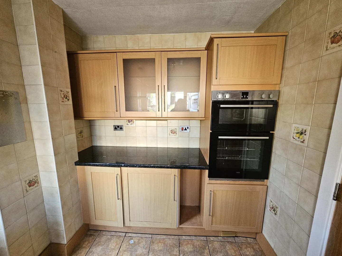 3 Bedroom Detached, 23 Launceston Close — photo 8