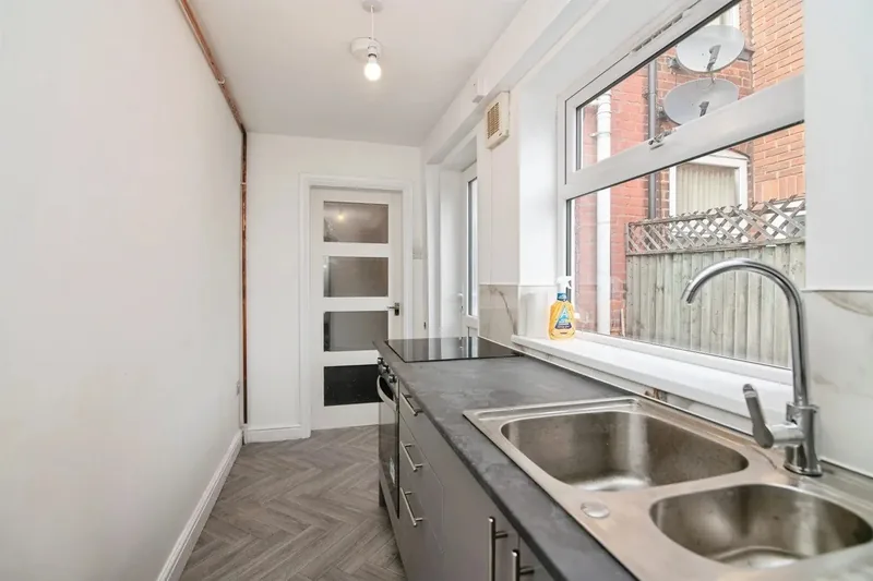 3 Bedroom Terrace, 67 Windmill Lane — photo 4