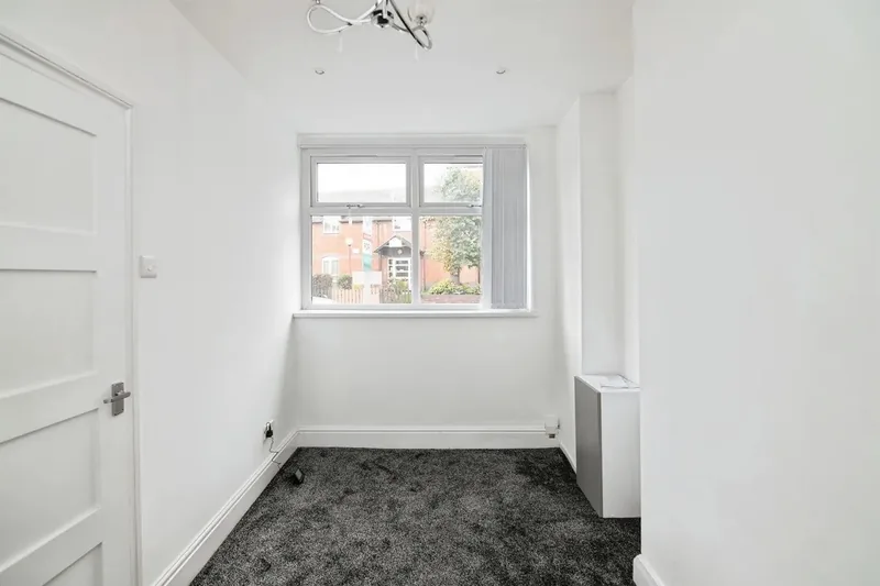 3 Bedroom Terrace, 67 Windmill Lane — photo 9