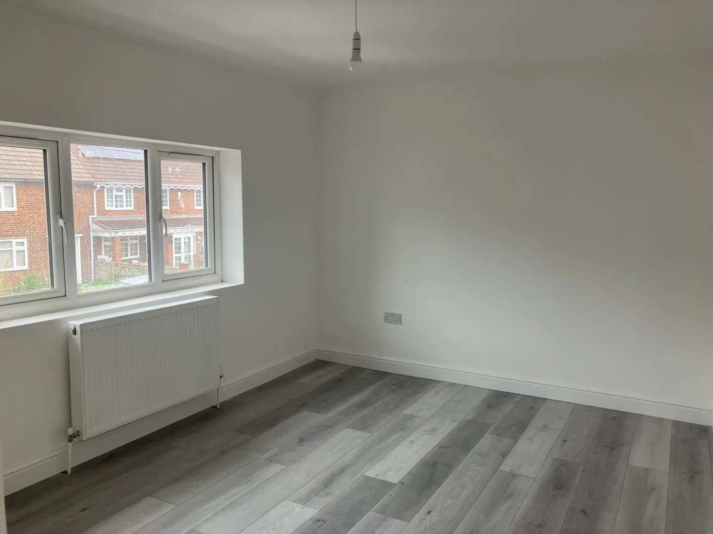 3 Bedroom Flat, 29c Meyrick Road — photo 7