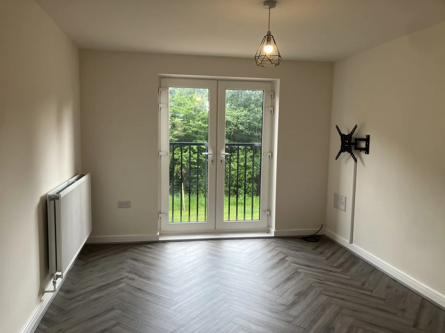 3 Bedroom Town House, 20 Turnstone Way — photo 6