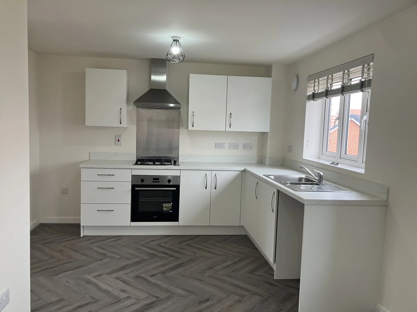 3 Bedroom Town House, 20 Turnstone Way — photo 9