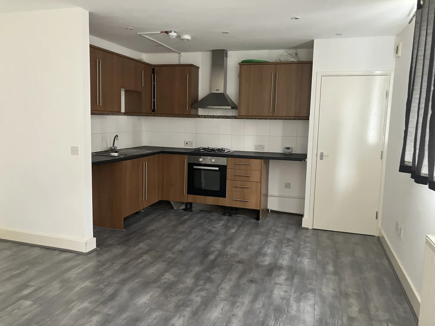2 Bedroom Flat, Lower Vauxhall Street — photo 8