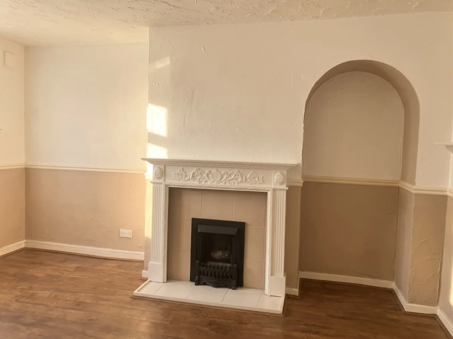 3 Bedroom Terrace, 17 Holland Road — photo 2
