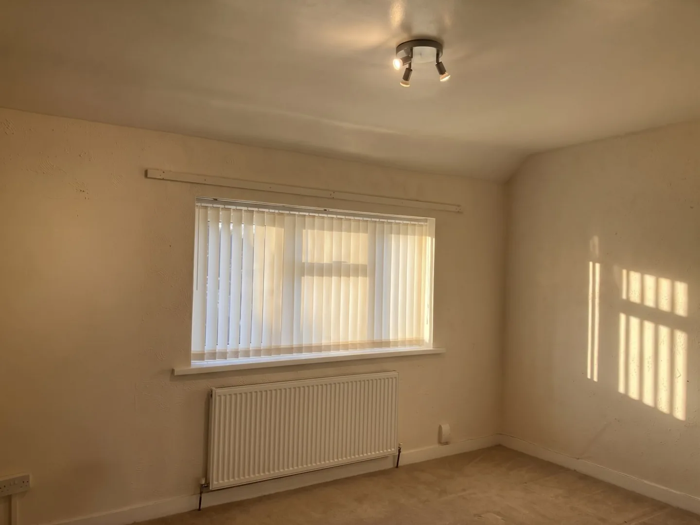 3 Bedroom Terrace, 17 Holland Road — photo 8