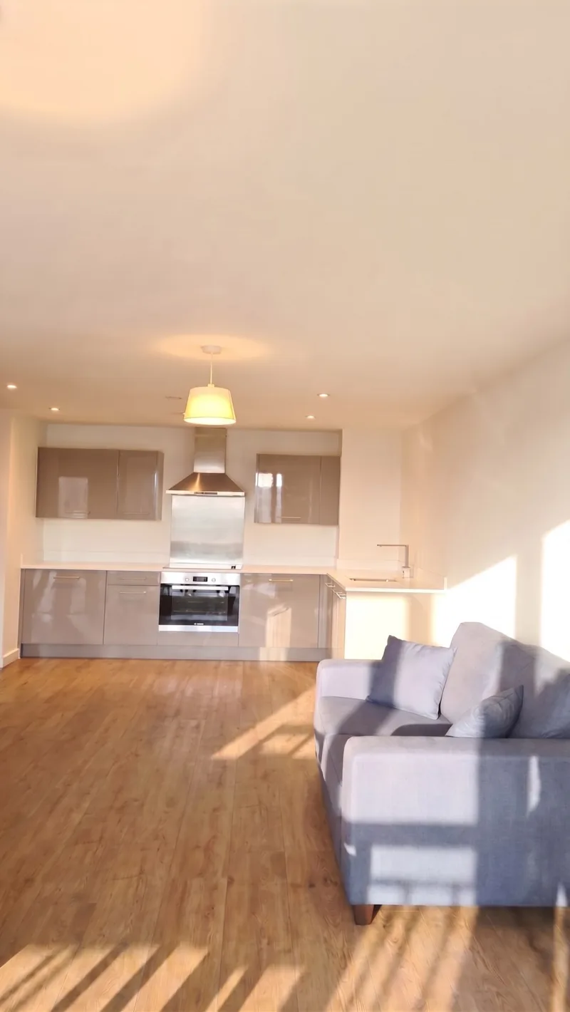 1 Bedroom Apartment, 60 Sheepcote Street — photo 3