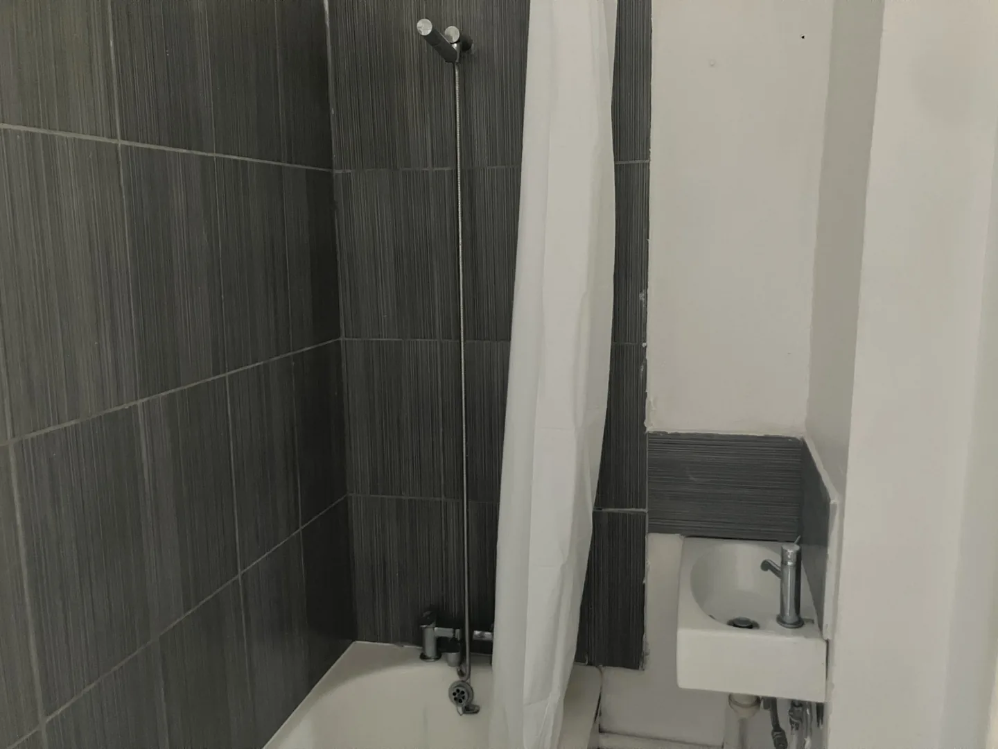 1 Bedroom Studio, 256-258 Newcastle Street — photo 6