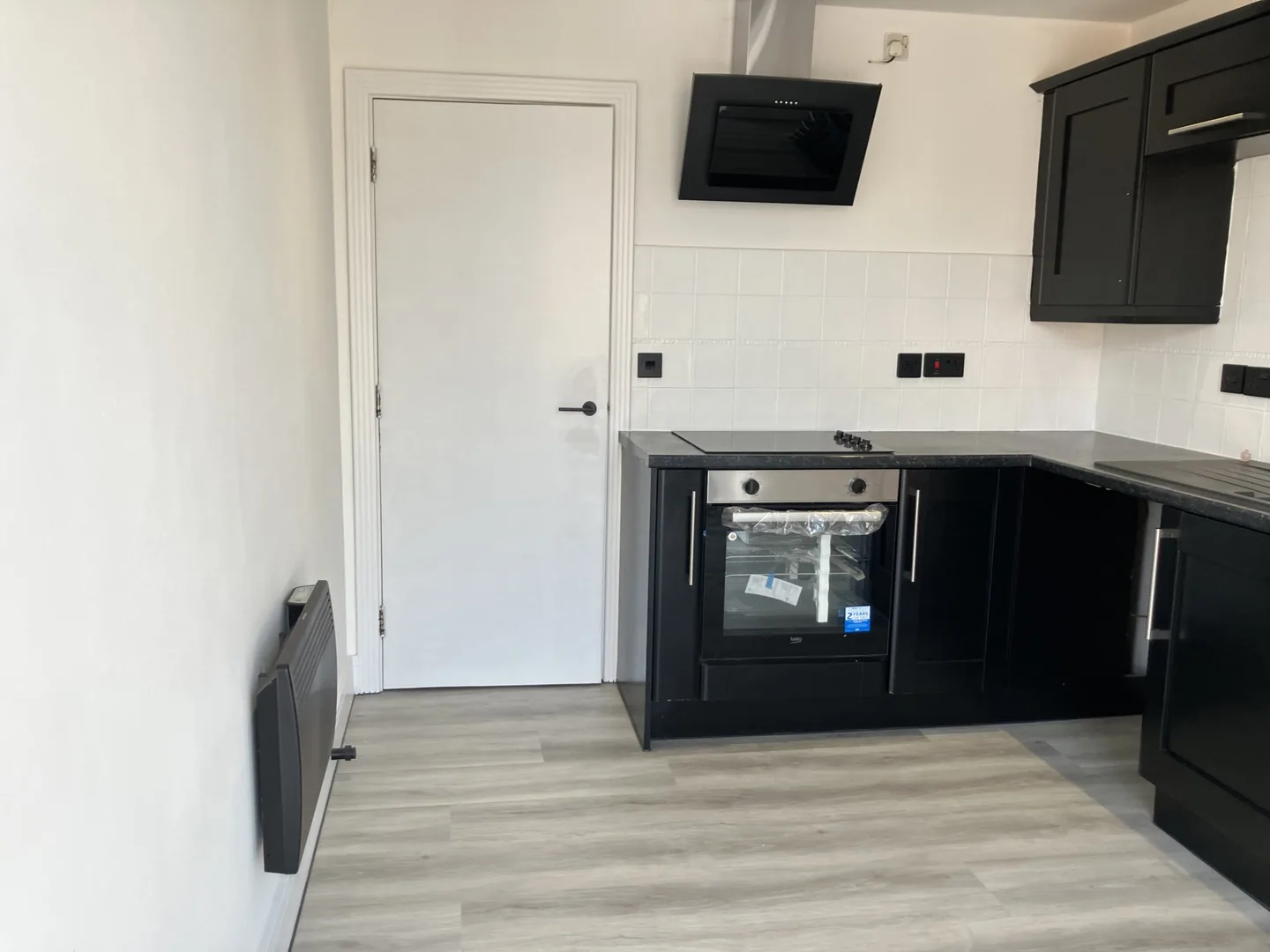 2 Bedroom Flat, 16 Liana Gardens — photo 5